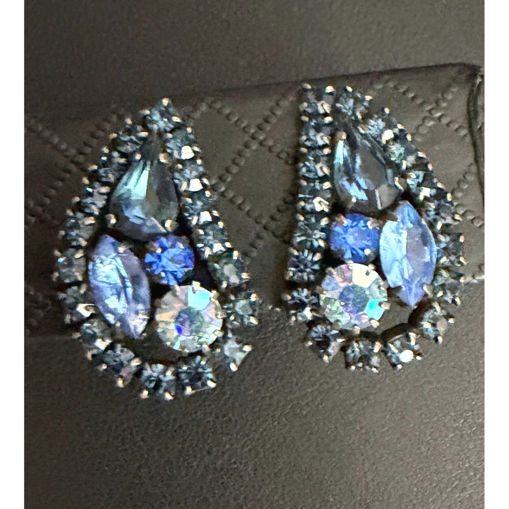 Vintage Weiss Rhinestone Earrings Teardrop Clip Ons Blue AB